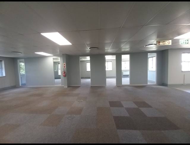 486M² OFFICE TO LET IN BRYANSTON